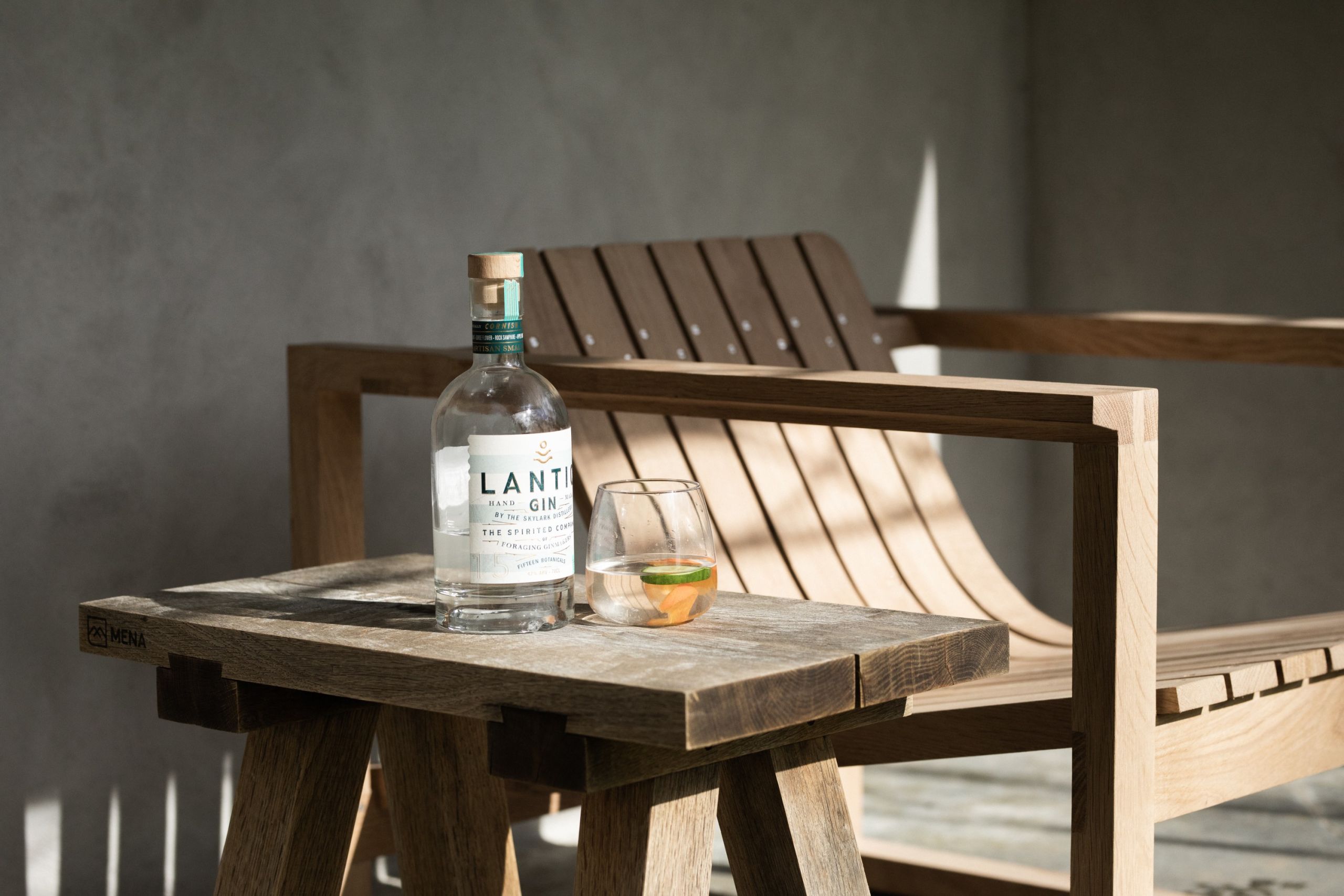 huers-chair-side-table Huers steam bent chair with side table