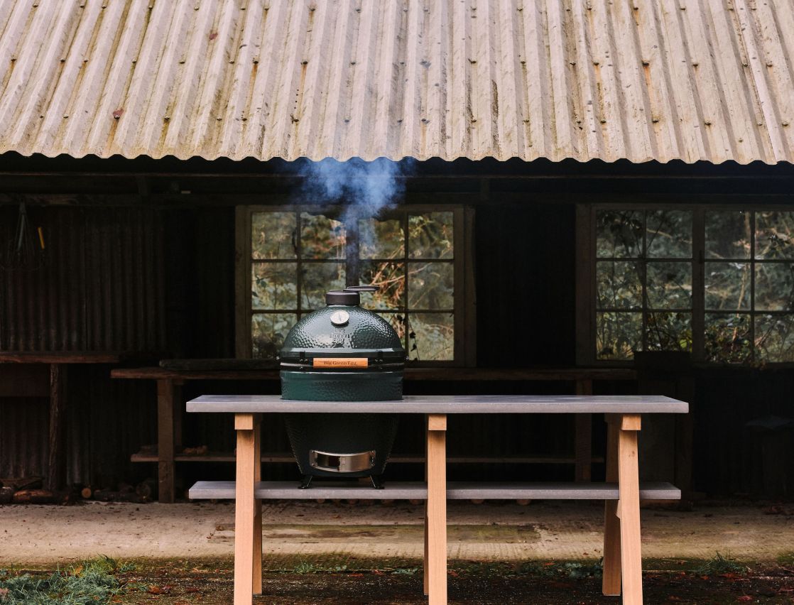 Outdoor Kitchen with Big Green Egg