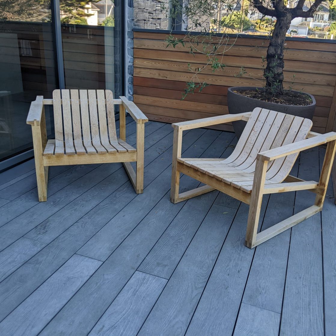 Huers Chairs on terrace front and side profiles